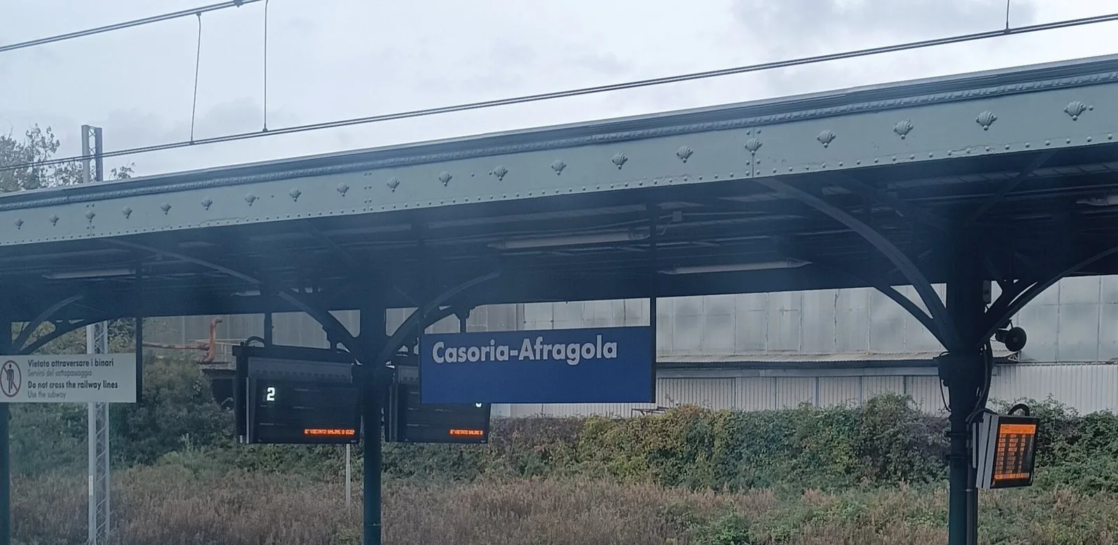 Il cartello della stazione di Casoria-Afragola